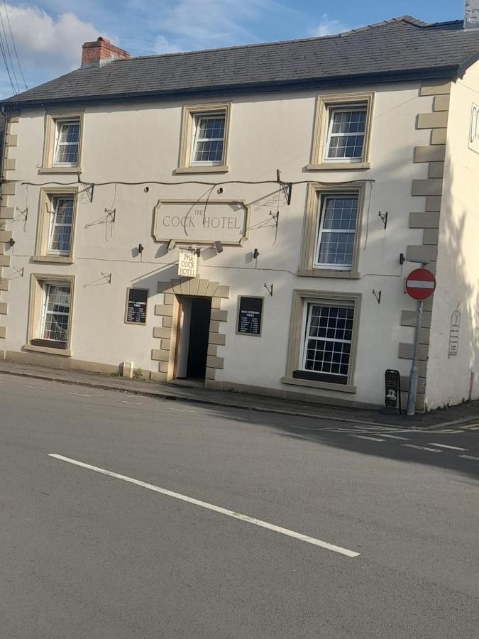 The Cock Hotel Bronllys Buitenkant foto